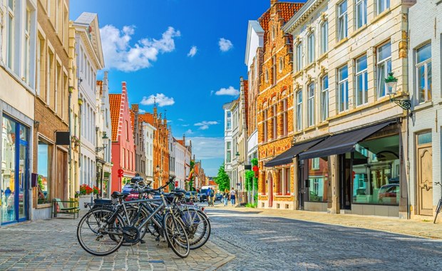 ​Turyści "rozkradają" miasto kawałek po kawałku. Miejscowi mają dość