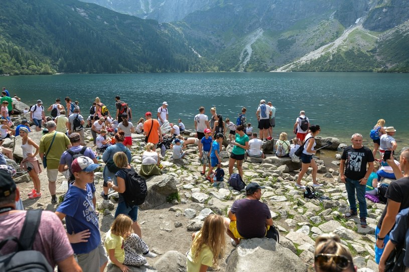 Turyści wybierający się nad Morskie Oko, mogą natknąć się na "namioty pułapki", które służą do badań /Fot. Gerard/REPORTER /East News