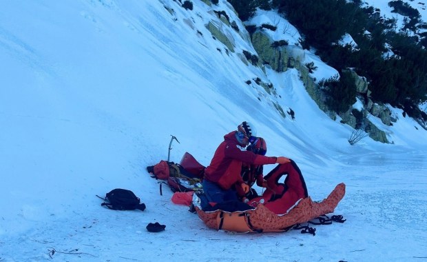 Turysta spadł z krawędzi Kotła Wielkiego Stawu w Karkonoszach