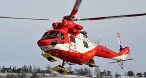 Turysta walczy o życie po upadku podczas schodzenia z Rysów