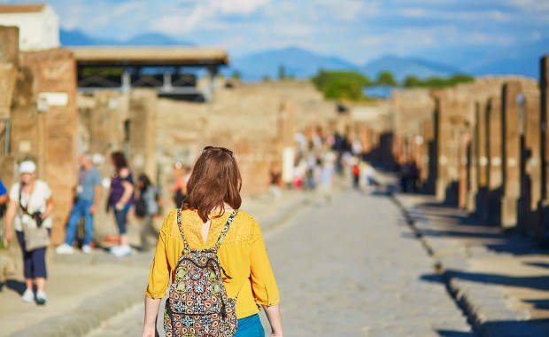 Turysta z Polski w poważnych tarapatach. Chciał zabrać pamiątkę z Pompejów