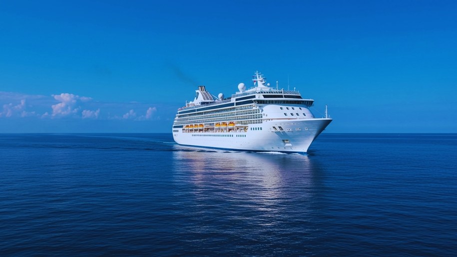 Chwile grozy na statku wycieczkowym. Turystka utknęła w zjeżdżalni