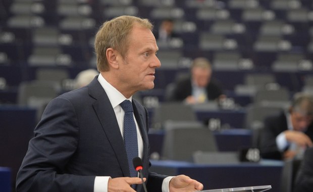 Tusk będąc w Warszawie chce zaliczyć punkty w Brukseli