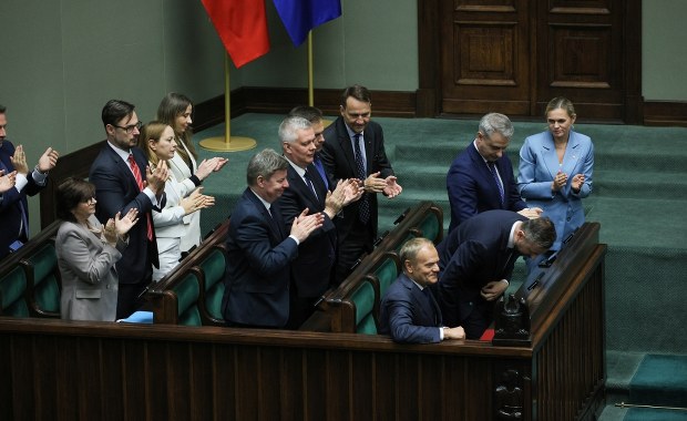 Tusk do Mateckiego: Niech pan usiądzie, bez aluzji oczywiście [ZAPIS RELACJI]