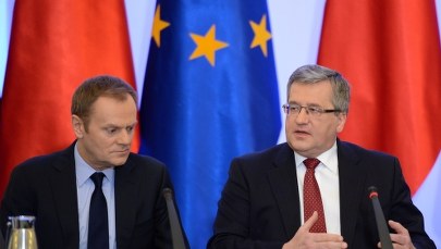 Tusk i Komorowski jednym głosem ws. euro: Podstawa to „gotowość”