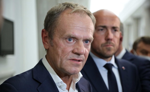 Tusk: Klub KO będzie przeciw specustawie ws. budowy zapory na granicy