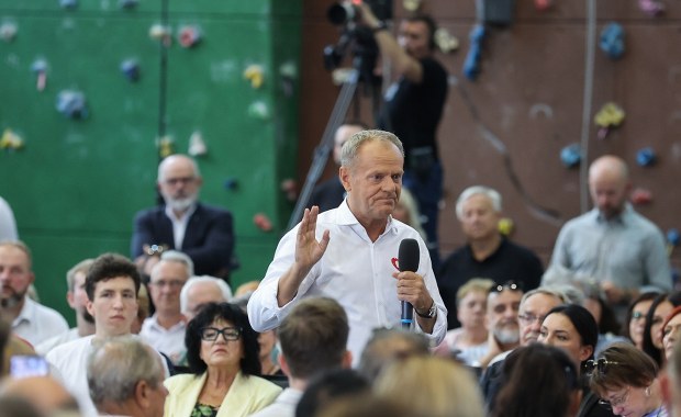 Tusk komentuje słowa Hołowni o zamachu stanu