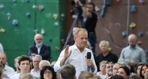Tusk komentuje słowa Hołowni o zamachu stanu