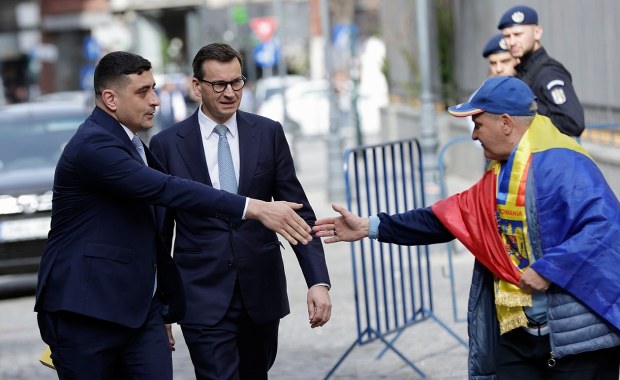 Tusk kontra Morawiecki. Polski spór o rumuńskie wybory