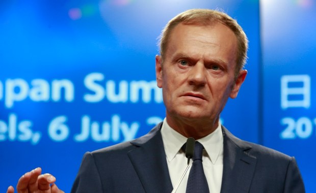 Tusk: Nie będę unikał przesłuchania ws. smoleńskich sekcji zwłok