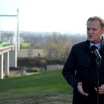 Tusk: Nowoczesne znaki niepodległości to drogi i mosty