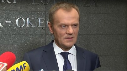 Tusk o chuliganach: Oni naprawdę zagrażają demokracji