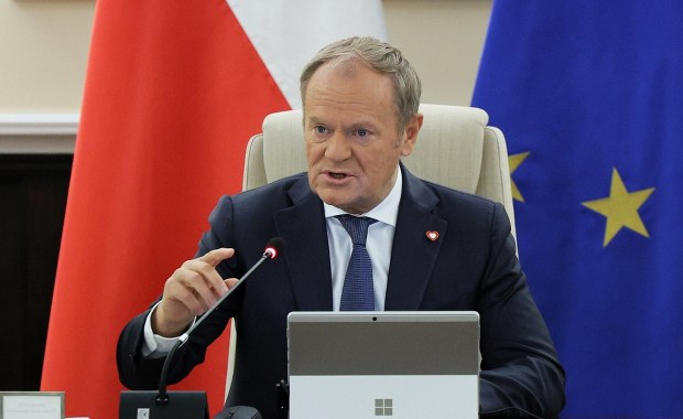 Tusk o działce pod CPK: "Cały PiS kradnie". Wszystko odbyło się w ciągu doby