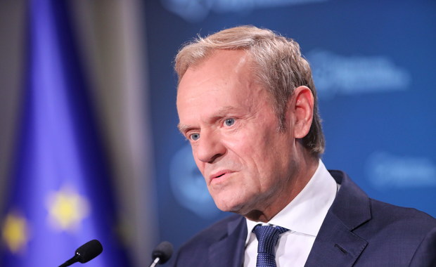 Tusk o umorzeniu sprawy respiratorów: Plucie ludziom w twarz