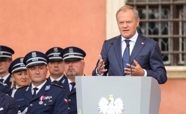 Tusk obiecuje policji dodatkowy miliard złotych 