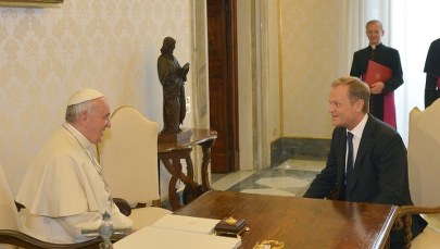Tusk ostro o słowach papieża. "Chciałoby się zatkać uszy"
