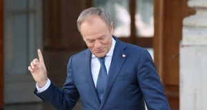 Tusk ostrzega Nawrockiego, by "nie dał się zaciągnąć do klatki"