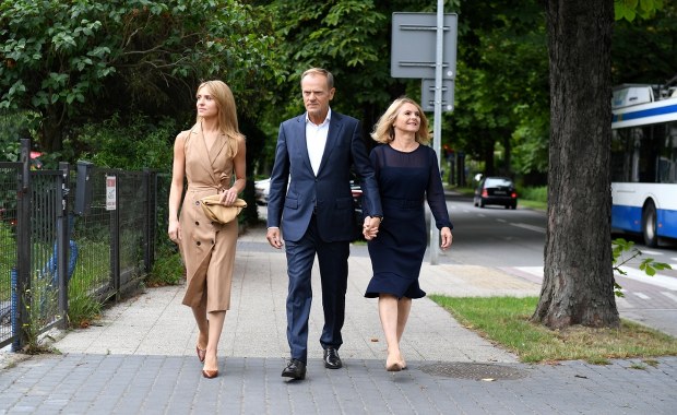 Tusk: PiS podsłuchiwał moją żonę i córkę. Kaczyński: Bzdury