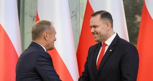 Tusk po kilkunastu godzinach reaguje na wpis Trumpa. Dziękuje Nawrockiemu 