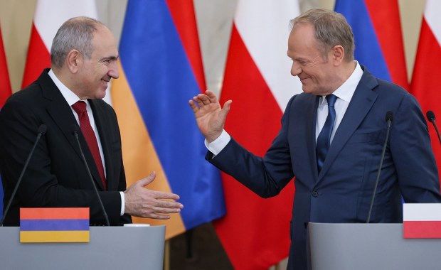 ​Tusk spotkał się z Paszynianem. Armenia chce do Unii