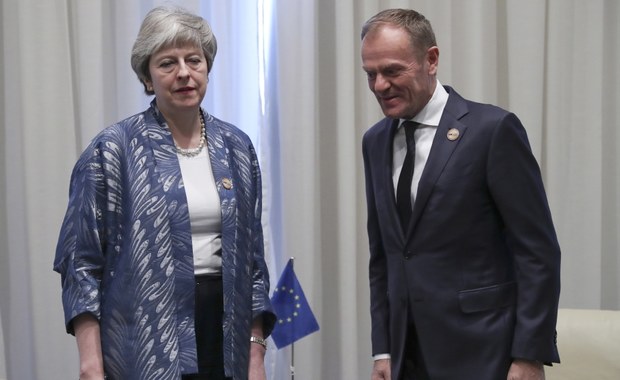 Tusk: Theresa May wierzy, że może uniknąć opóźnienia brexitu