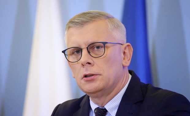 Tusk ujawnia: Po wyborach Cenckiewicz zażądał teczek Sikorskiego i polskich generałów