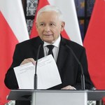 "Tutaj jest taka kartka". Kaczyński chce referendum i zwraca się do Tuska 