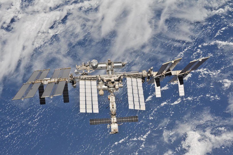 Tuż po rozpoczęciu rosyjskiej inwazji na Ukrainę, Roskosmos groził, że może doprowadzić do "niekontrolowanej deorbitacji" ISS wykorzystując rosyjskie silniki stacji. Miała to być odpowiedź na nałożone sankcje /NASA