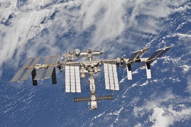 Tuż po rozpoczęciu rosyjskiej inwazji na Ukrainę, Roskosmos groził, że może doprowadzić do "niekontrolowanej deorbitacji" ISS wykorzystując rosyjskie silniki stacji. Miała to być odpowiedź na nałożone sankcje /NASA