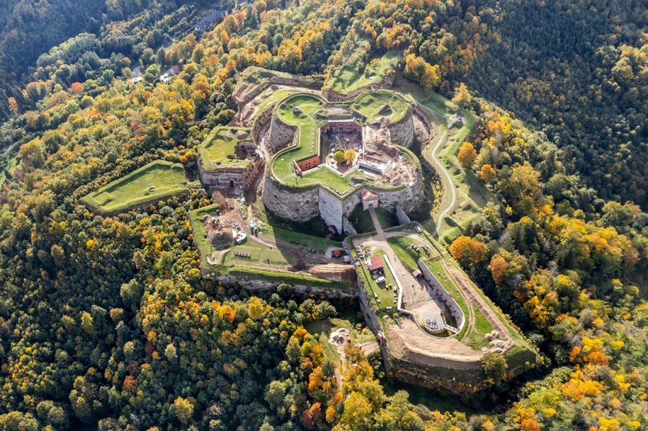 Twierdza Srebrna Góra. Największa górska twierdza Europy /Shutterstock