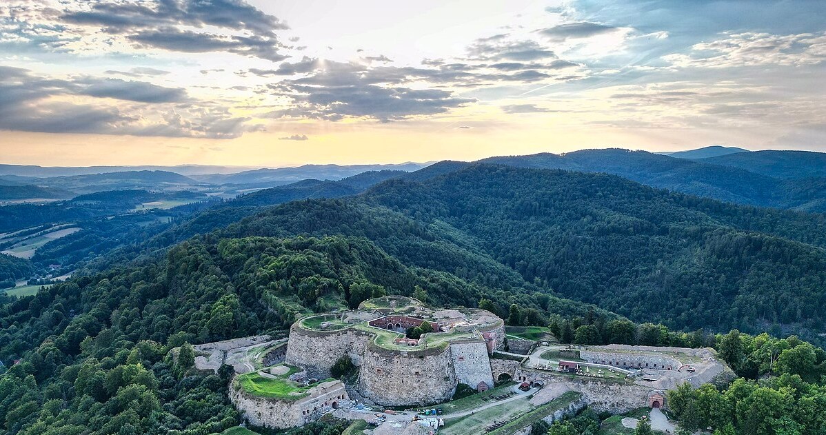 Twierdza Srebrna Góra to najlepsze miejsce do spędzenia majówki /Jendrusk/the Creative Commons Attribution-Share Alike 4.0 International license /Wikipedia
