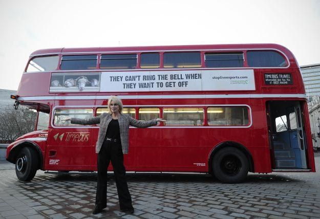 Twitter może zastąpić rozkłady jazdy londyńskich autobusów? /AFP
