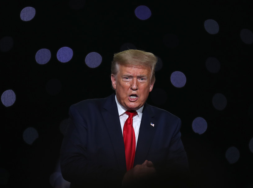 Twitter oznaczył post Trumpa jako mylący /Joe Raedle  /Getty Images