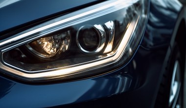 Twoje auto też ma ukrytą funkcję świateł? Dzięki niej stanie się jasność