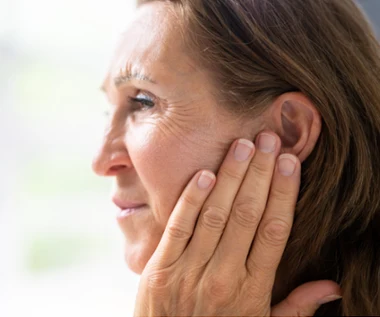 Twoje ciało słyszy więcej, niż myślisz. Hałas wywołuje stres, bezsenność i choroby serca