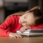 Twoje dziecko będzie się budziło wypoczęte i chętniej pójdzie do szkoły. Wystarczy, że zapamiętasz jedną zasadę