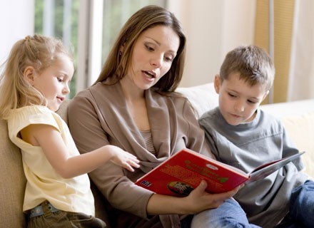 Twoje dziecko może codziennie z tym samym zainteresowaniem słuchać tej samej opowieści...