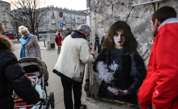 Twórca niezwykłych murali powrócił do Warszawy