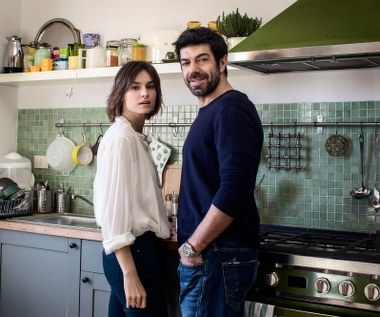 Twórca "Żona czy mąż?" przyznaje, że wspólnie z odtwórcami głównych ról poświęcił dużo czasu na budowanie postaci oraz pracę nad ciałem.

- Pierfrancesco i Kasia analizowali swoich bohaterów i relacji między nimi, tak że w końcu udało im się sprawić, że film nie odgranicza się do powierzchownych gagów, ale ma duszę. Oboje doskonale przyswoili sobie mechanizmy działania psychiki zarówno kobiety, jak i mężczyzny - opowiada reżyser.