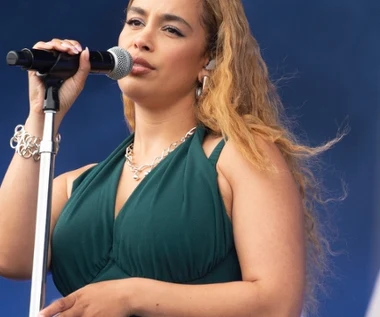 Twórcy AI ukradli głos Jorji Smith? "Nie możemy pozwolić, by stało się to nową normą"