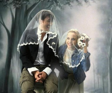 Twórcy filmu przygotowali zdjęcia ślubne pary, które miały być wykorzystane na planie. Ostatecznie tak się nie stało, ale dzięki temu jeszcze przed premierą możemy oglądać aktorów na fotografiach z "albumu rodzinnego".