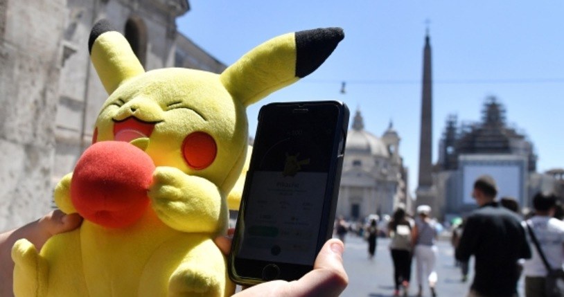 Twórcy Pokemon Go nie przestają rozwijać swojego projektu /AFP