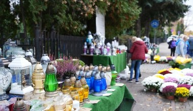 Tych zniczy nigdy nie kupuj. To pieniądze wyrzucone w błoto