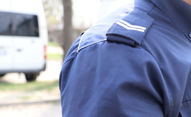 Tychy: Dwaj policjanci z zarzutami znęcania się nad bezdomnym