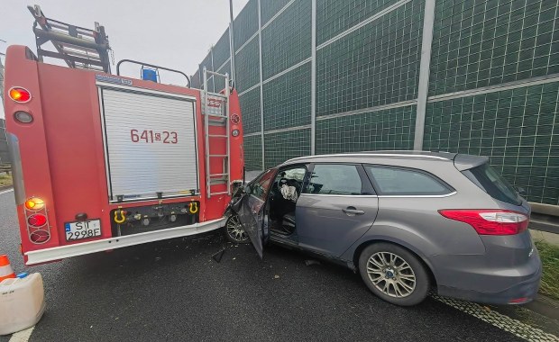 Tychy: Osobówka zderzyła się z wozem strażackim