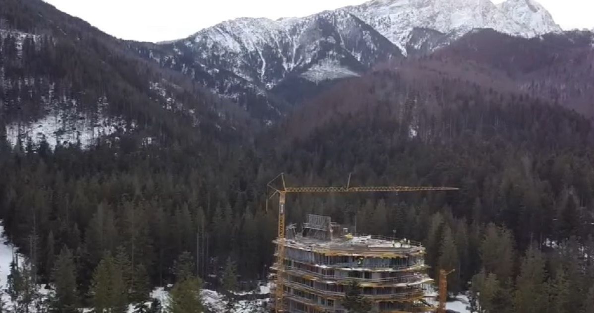 "Tygodnik Podhalański" opublikował na swoim kanale YouTube nagranie, pokazujące ogrom budowy u wylotu Doliny Białego /@TygodnikPodhalański1 /YouTube
