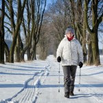 Tyle kalorii spalisz spacerując, a tyle biegając. Postaw na aktywność po świętach 