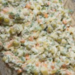 Tyle możesz trzymać sałatkę jarzynową w lodówce. Później lepiej ją wyrzuć