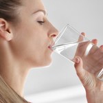 Tyle wody powinniśmy pić dziennie, by zapobiec chorobom serca
