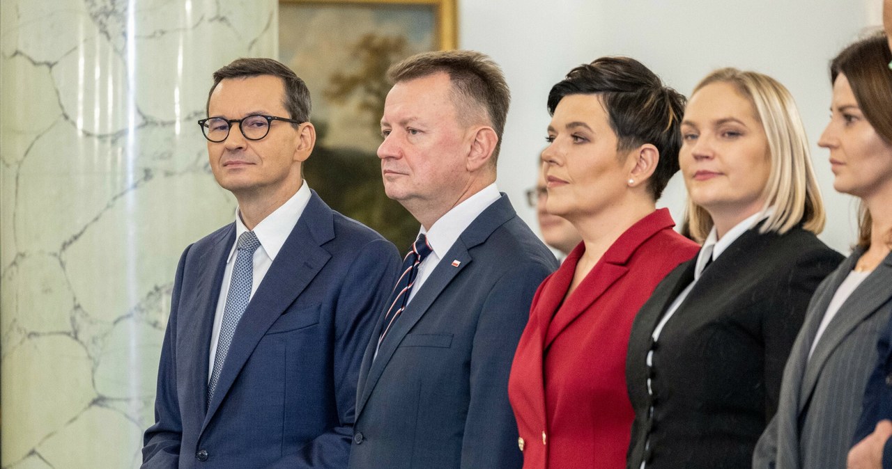 Tyle zarobili ministrowie zasiadający w dwutygodniowym rządzie Morawieckiego /Jacek Dominski/ /Reporter